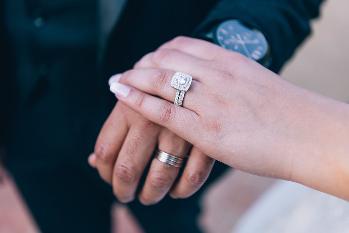 A sparkly diamond ring